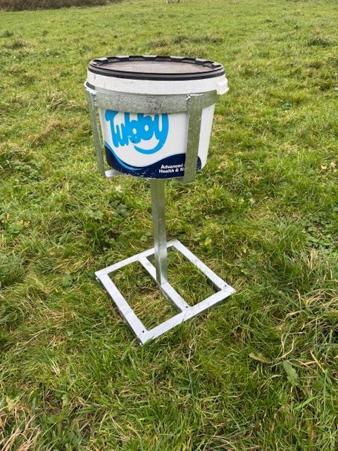 Mineral Lick Holder - Galvanised